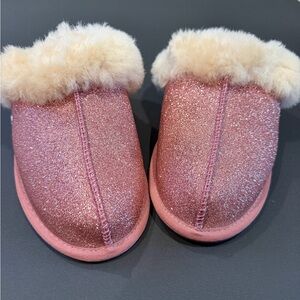 🚫SOLD🚫UGG Pink Glitter Slip-On Scuffette Slippers NWOT - Women’s Size 7